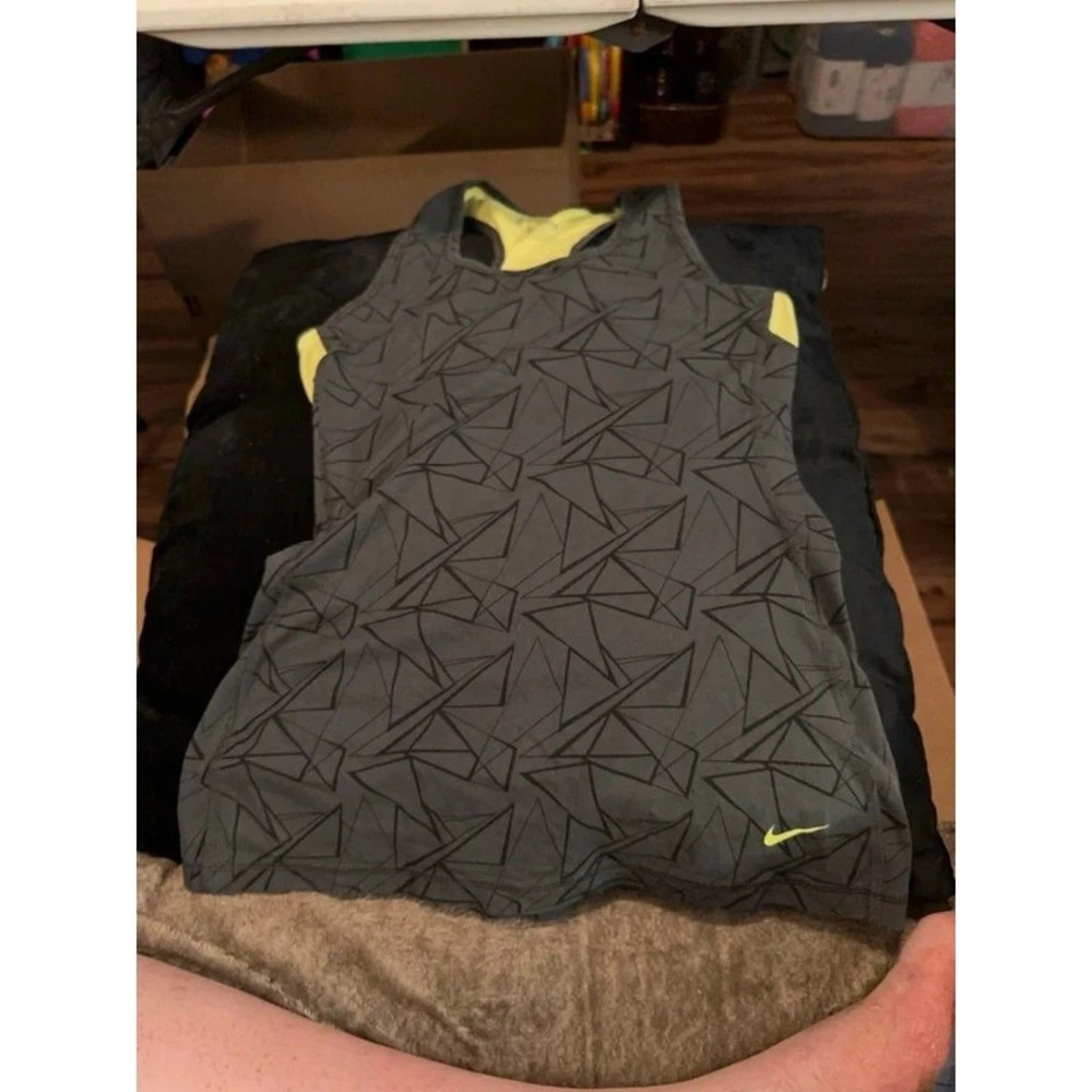 Nike Dri-FIT Athletic Tank Top Womens Racerback Geometric size Small